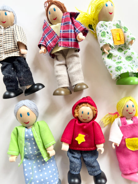 HapeToys Happy Family • 3 years +