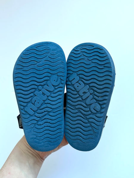 Native Sparkly Sandals • 8c