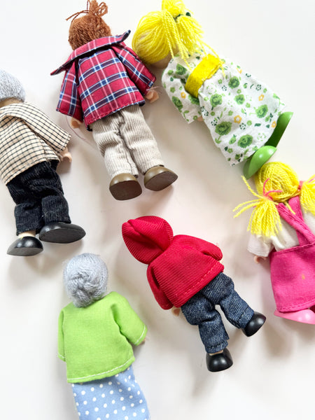 HapeToys Happy Family • 3 years +