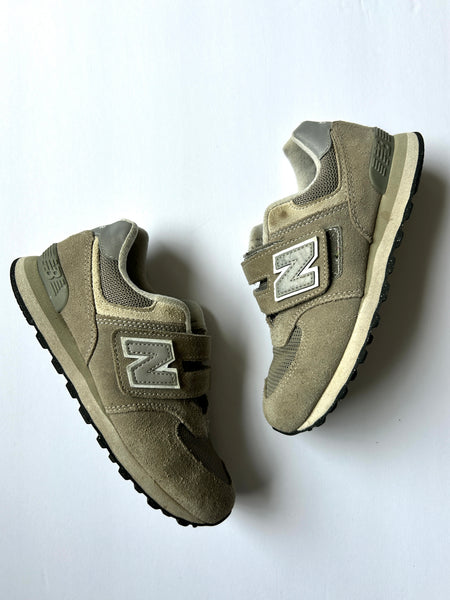New Balance 574s Grey Velcro Shoes • 1Y