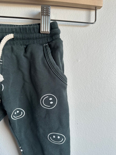 Mebie Baby Smiley Face Green Joggers • 6-12 months