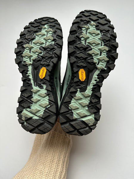 NEW Vans Goretext MTE Shoes • 8.5 womens / 39 EU