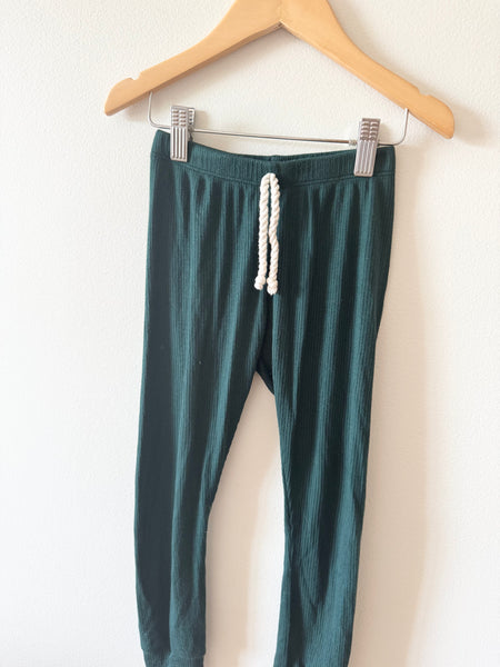 Beau and Arrow Green Ribbed Soft Joggers • 6-7 years