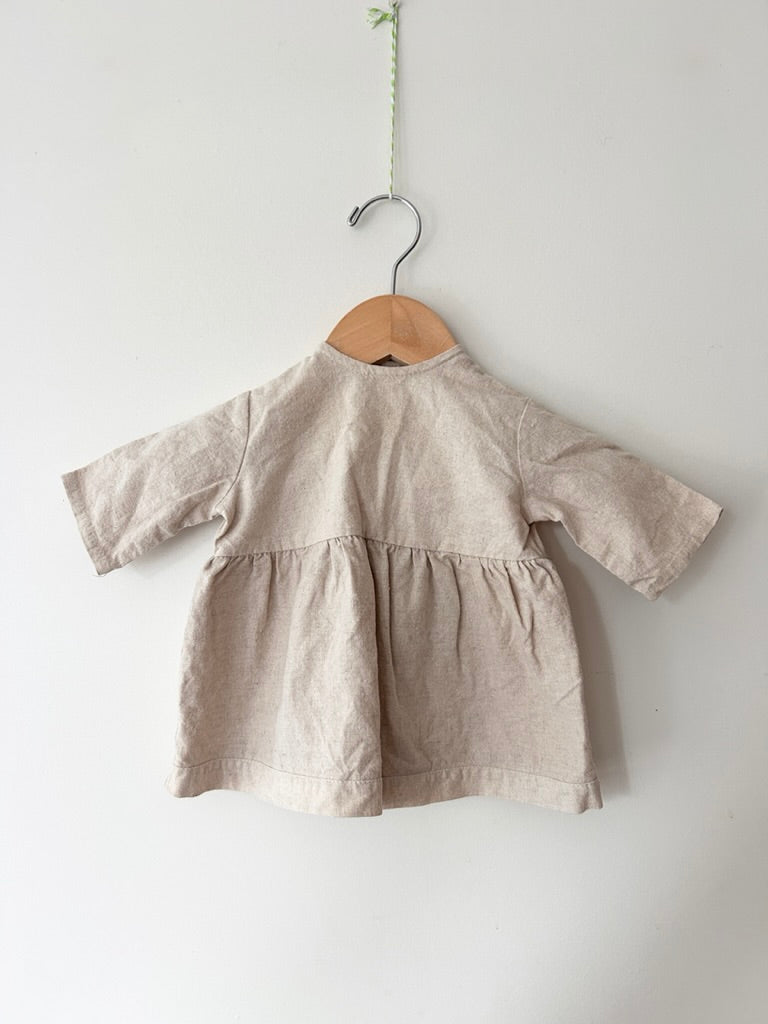 Les Petits Natures Linen Long Sleeve Dress • 3-6 months *