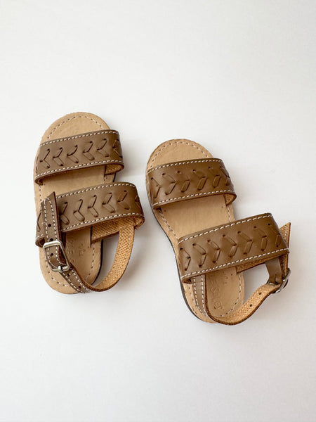 The Humble Soles Tiny Brown Sandals • 4c