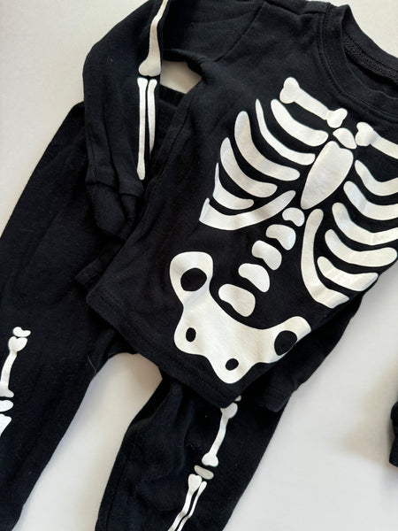 Children's Place Skeleton Jammies 2pc • 6-9 months