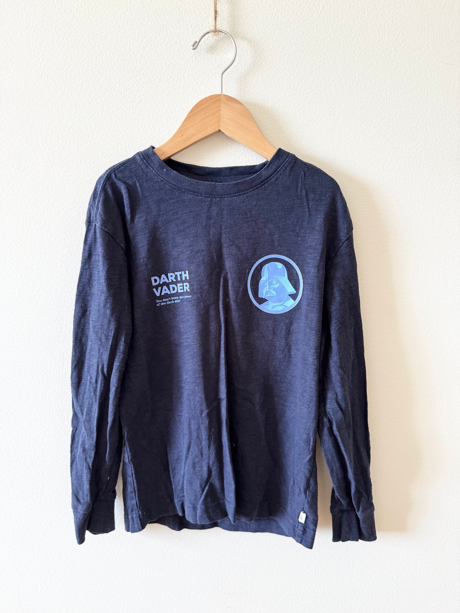 Gap x Star Wars Long Sleeve Darth Vader Top • 6-7 years (Small)