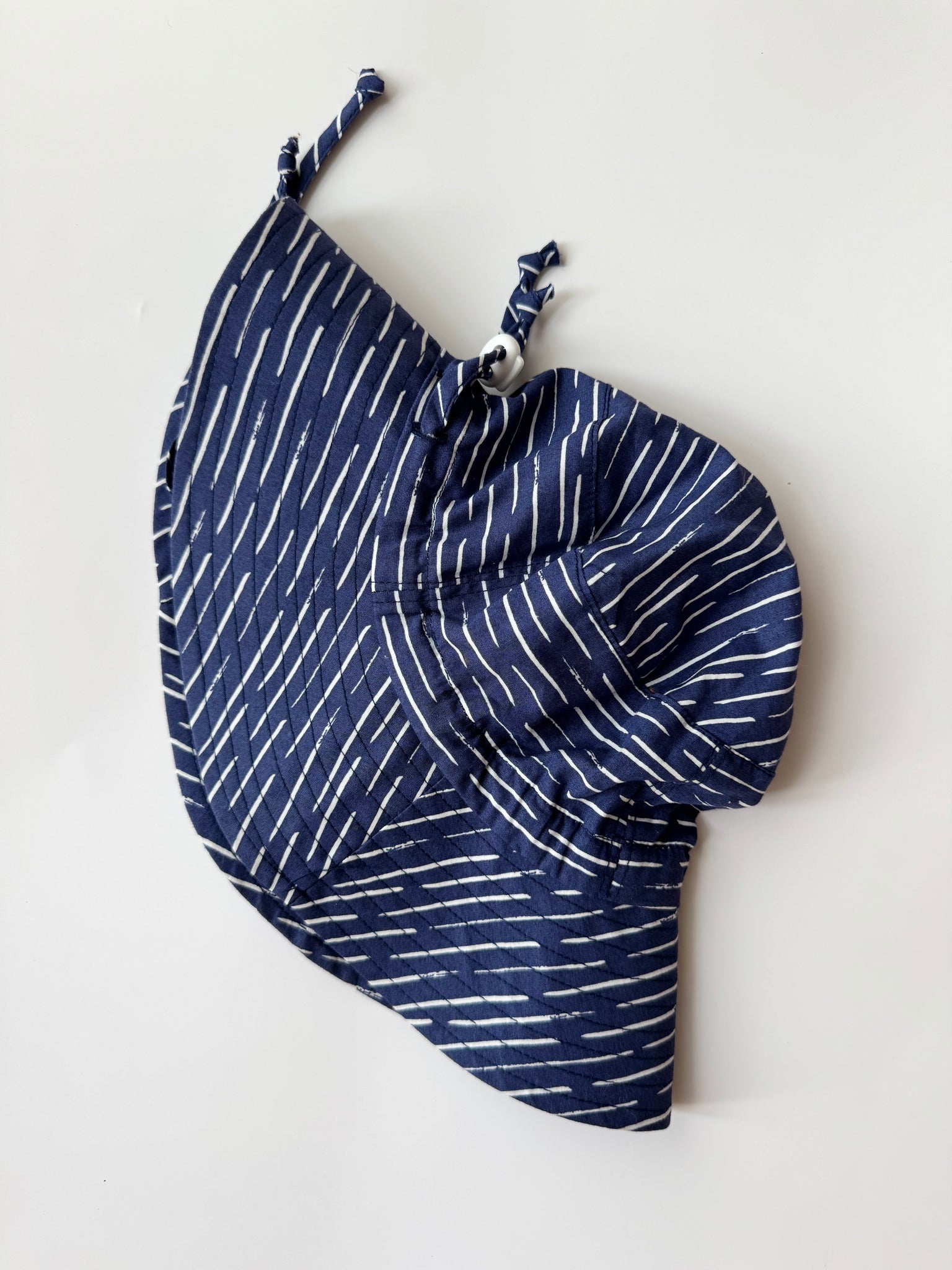 Jan and Jul Blue and White Bucket Hat • 6-24 months (medium)