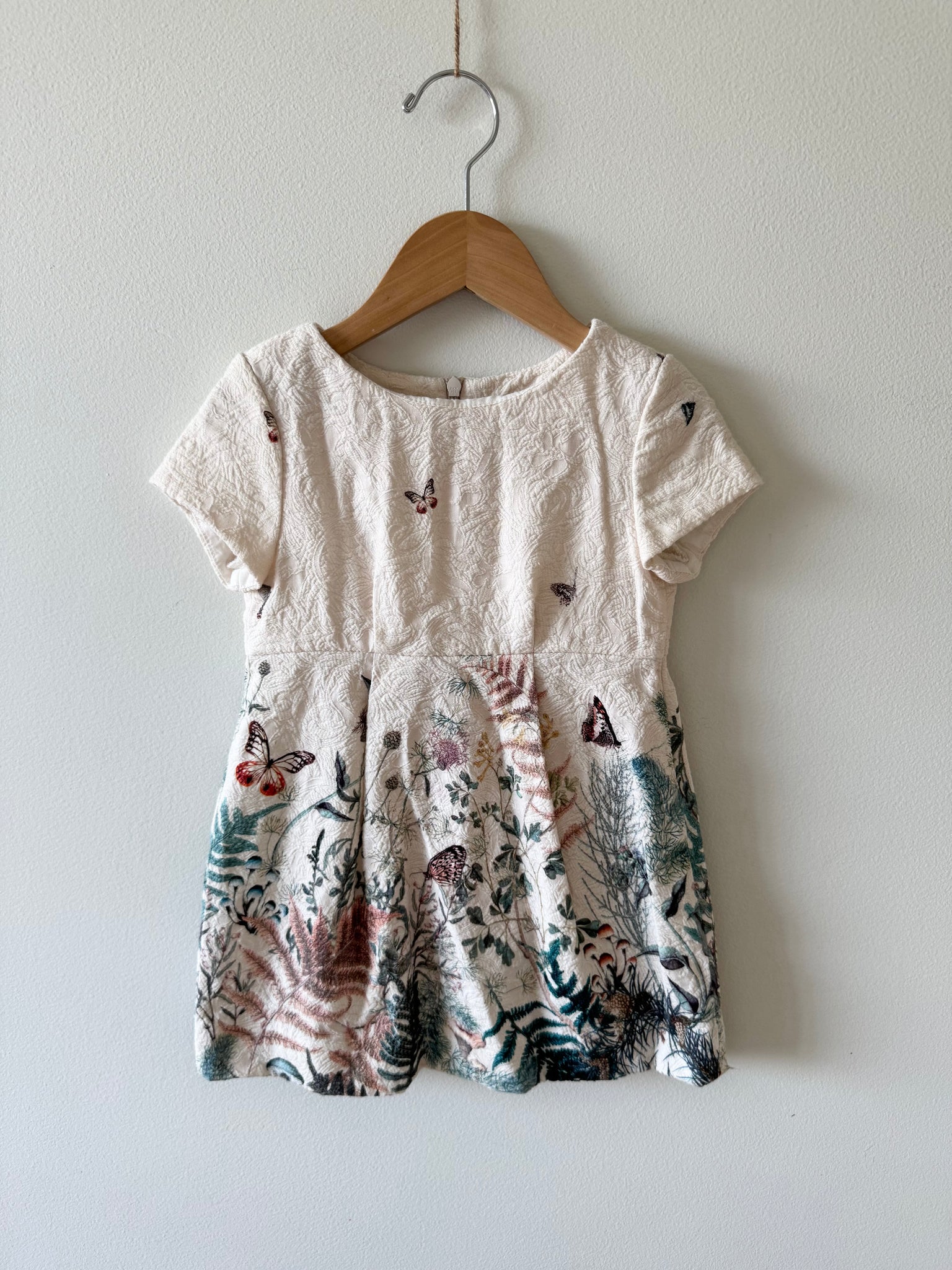 Zara Floral Dress • 3-4 years