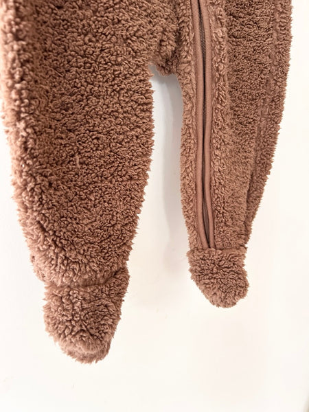 NEW H&M Fuzzy Bear Bunting • 6-12 months *