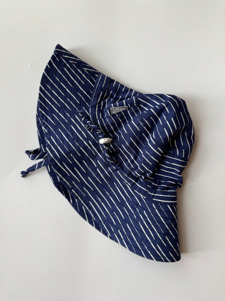 Jan and Jul Blue and White Bucket Hat • 6-24 months (medium)