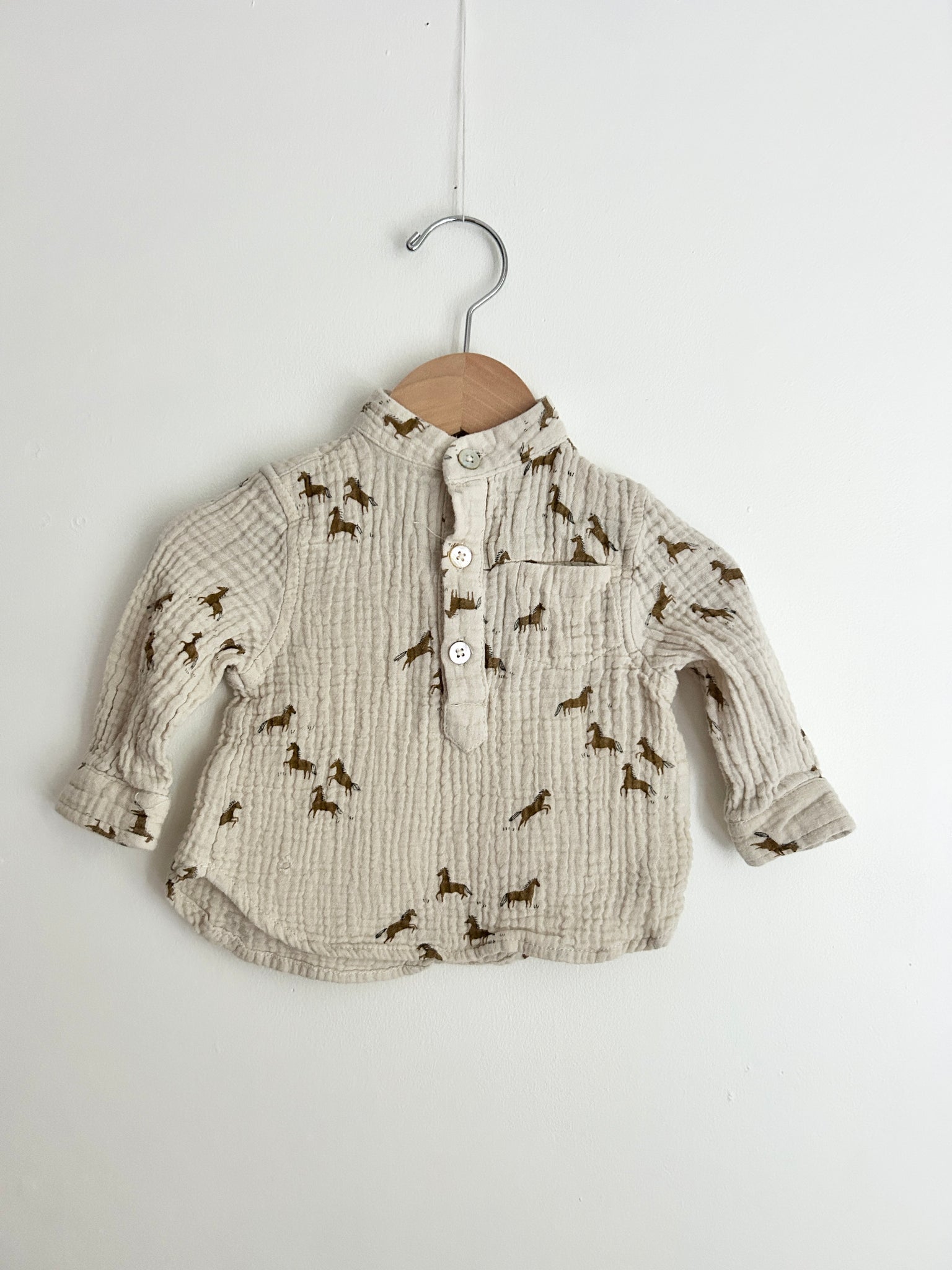 Rylee and Cru Muslin Horse Shirt • 3-6 months