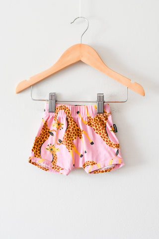 Bonds Giraffe Shorts • 0-3 months