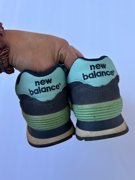 New Balance 574 Lace Up Shoes • 5.5 Womens / 36 EU