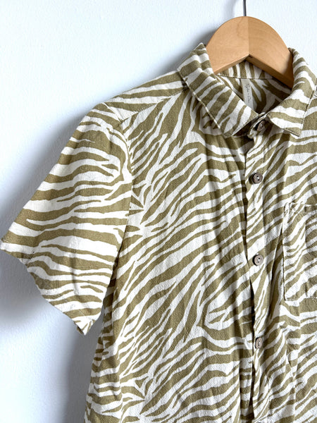 Rylee and Cru Short Sleeve Tan and Cream Button Up Shirt • 6-7 years