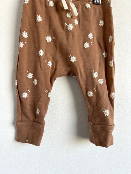 Quincy Mae Brown White Shooting Star Joggers • 6-12 months
