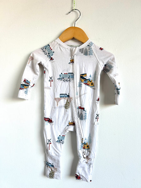 Loulou Lollipop White Sleeper with Trains • 0-3 months