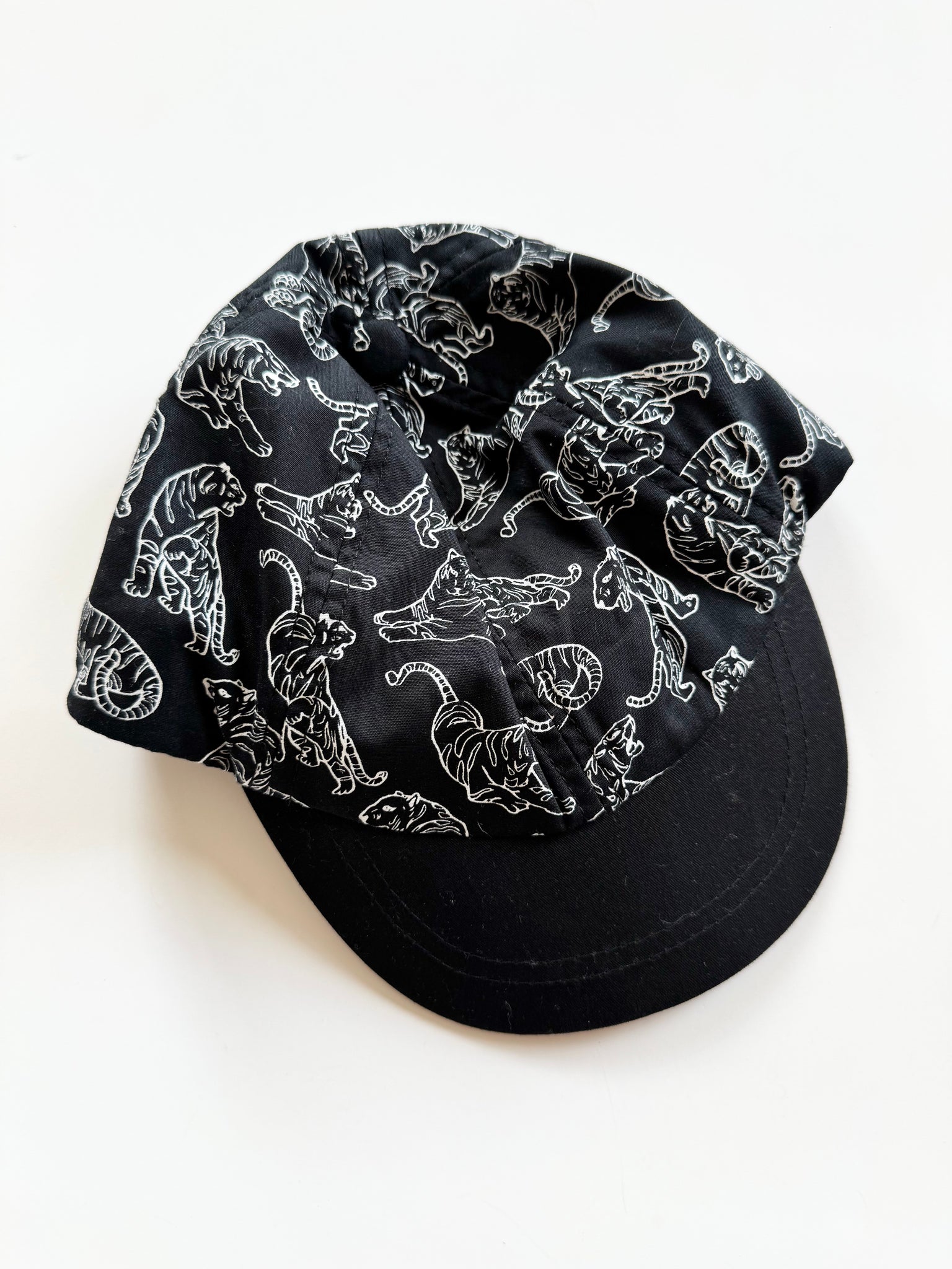 Jan and Jul black and white tiger hat • 6 months - 2 years (Medium)