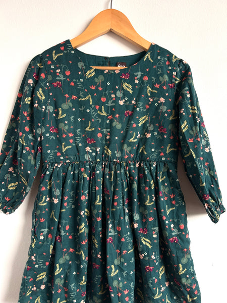 Tea Plant Long Sleeve Green Dress • 5 years
