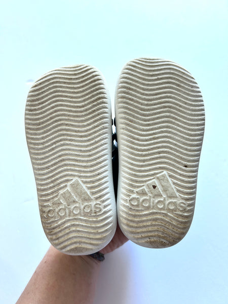 Adidas Closed Toe Black and White Sandals • 7c