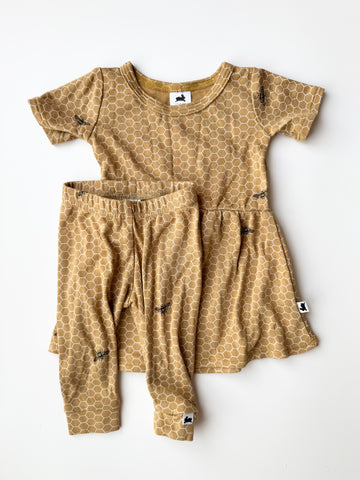 Little and Lively 2pc Bee Set • 0-6 months