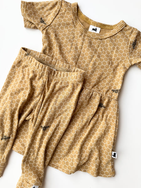 Little and Lively 2pc Bee Set • 0-6 months