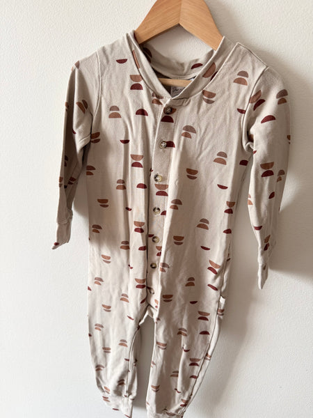 Jax and Lennon Brown 1/2 Moons Patterned Long Sleeve Romper • 18-24 months
