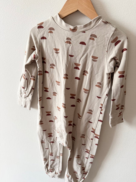 Jax and Lennon Brown 1/2 Moons Patterned Long Sleeve Romper • 18-24 months