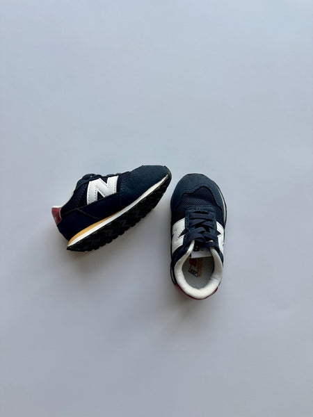 New Balance Navy 237s • 6.5c