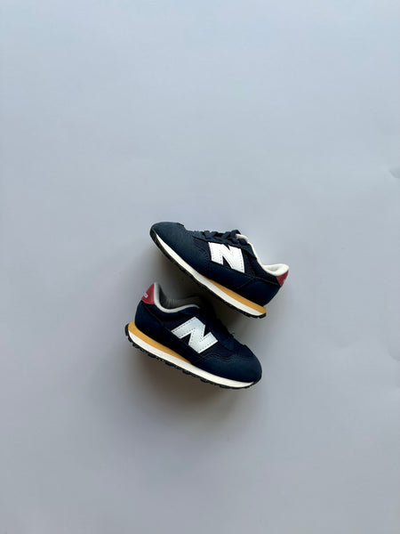 New Balance Navy 237s • 6.5c