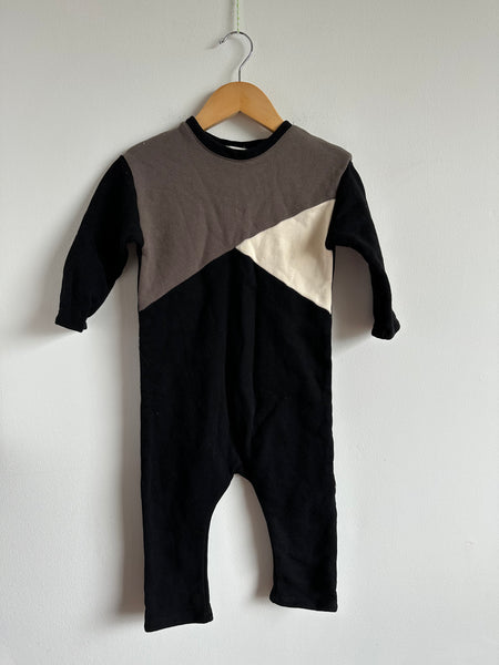 Greige Grey/White/Black Long Sleeve Romper • 2 years