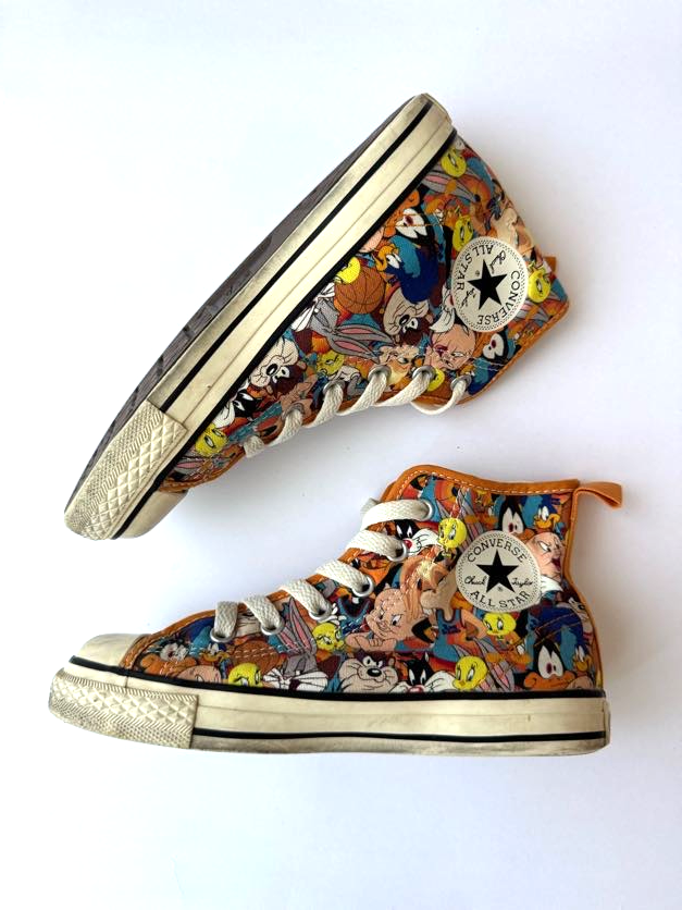 Converse x Looney Tunes High Top Sneakers • 13c