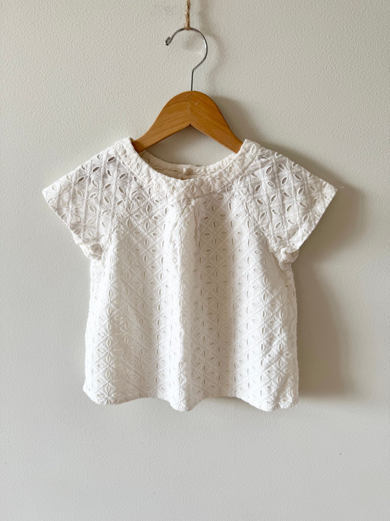 Bonpoint White Eyelet Cotton Blouse • 6-7 years