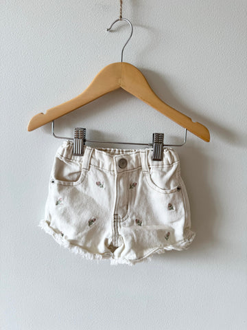 Easy Peasy White Embroidered Shorts • 3-4 years
