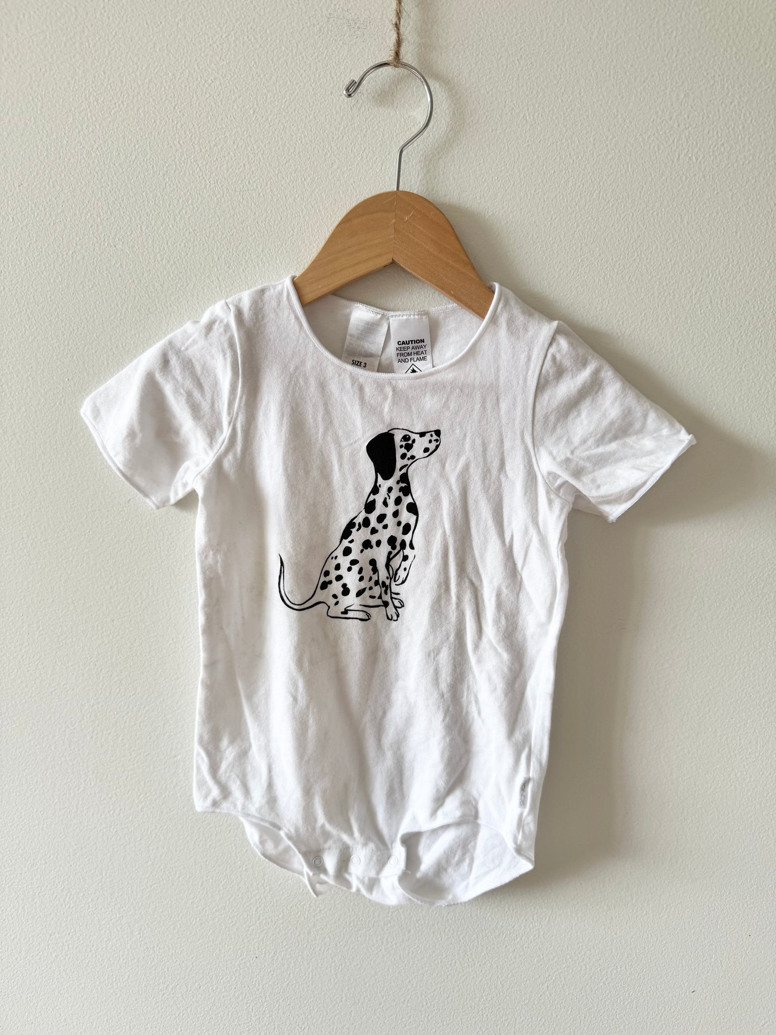 Bonds Dalmatian Short Sleeve Onesie • 3 years